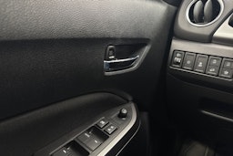 keltainen Suzuki Vitara 2020 kuva 17.