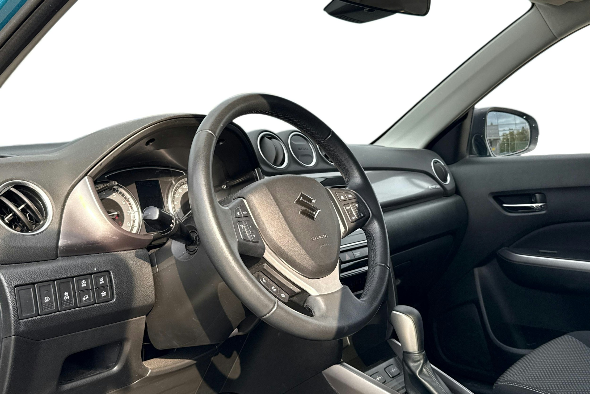 sininen Suzuki Vitara 2021 kuva 3.