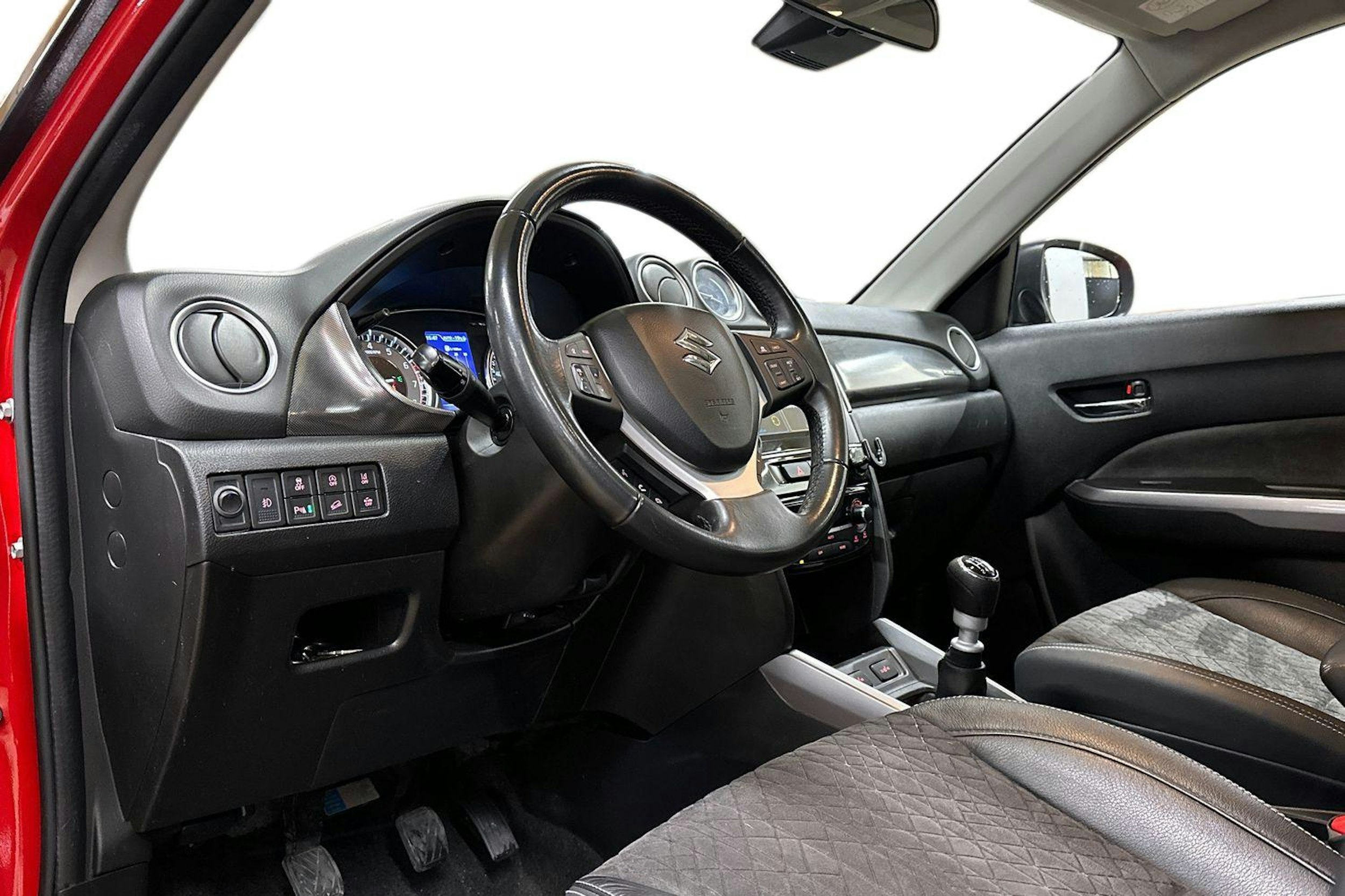 punainen Suzuki Vitara 2021 kuva 7.
