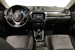 punainen Suzuki Vitara 2021 kuva 9.