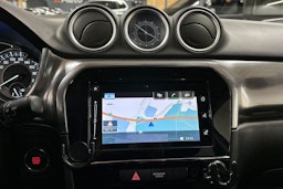 punainen Suzuki Vitara 2021 kuva 18.