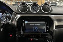 punainen Suzuki Vitara 2021 kuva 19.