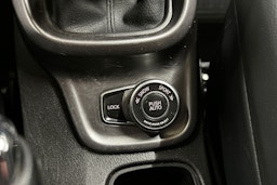 punainen Suzuki Vitara 2021 kuva 22.