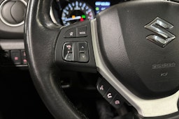 punainen Suzuki Vitara 2021 kuva 25.