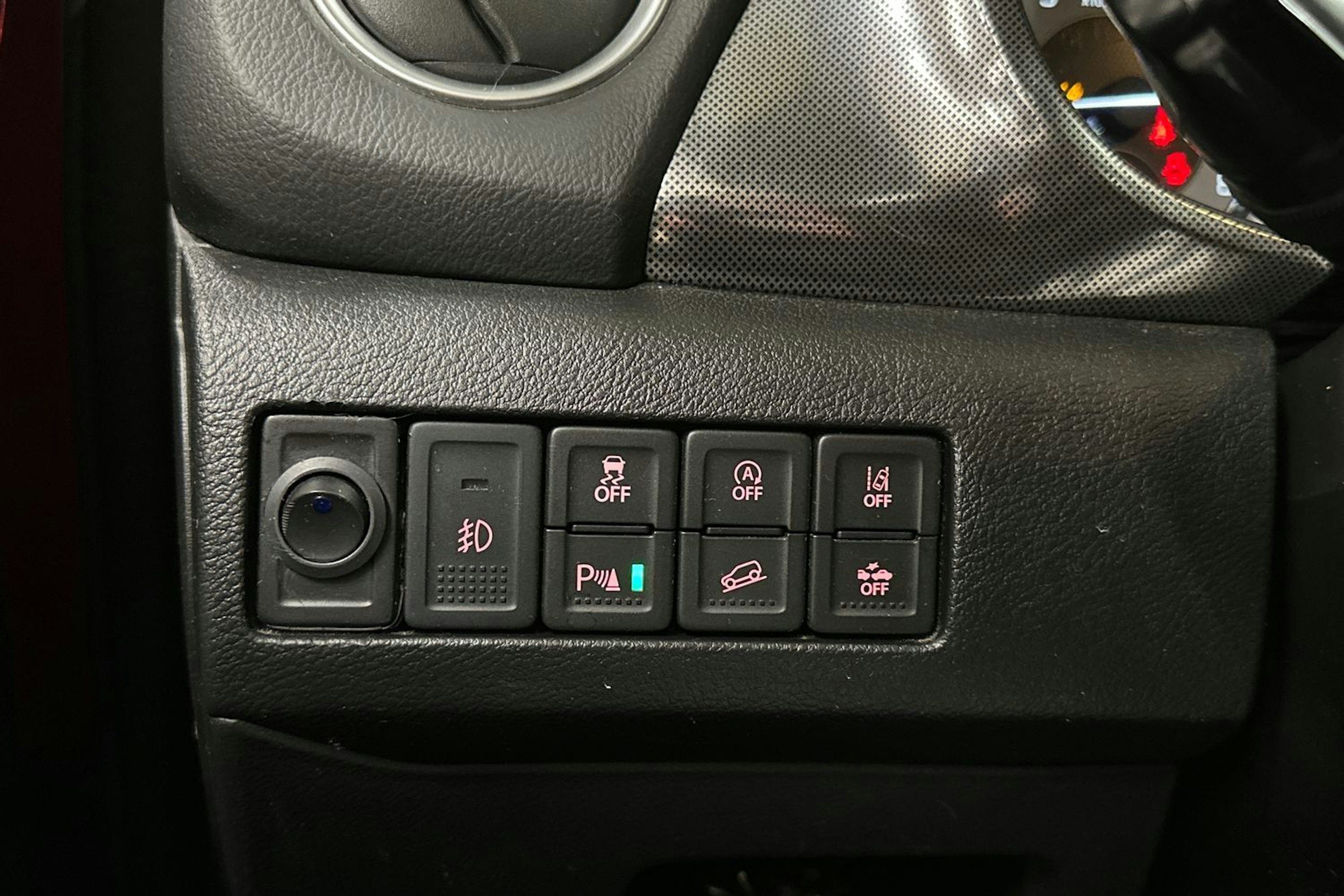 punainen Suzuki Vitara 2021 kuva 27.