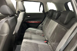 musta Suzuki Vitara 2022 kuva 8.