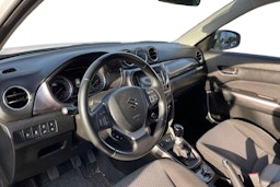 valkoinen Suzuki Vitara 2023 kuva 3.