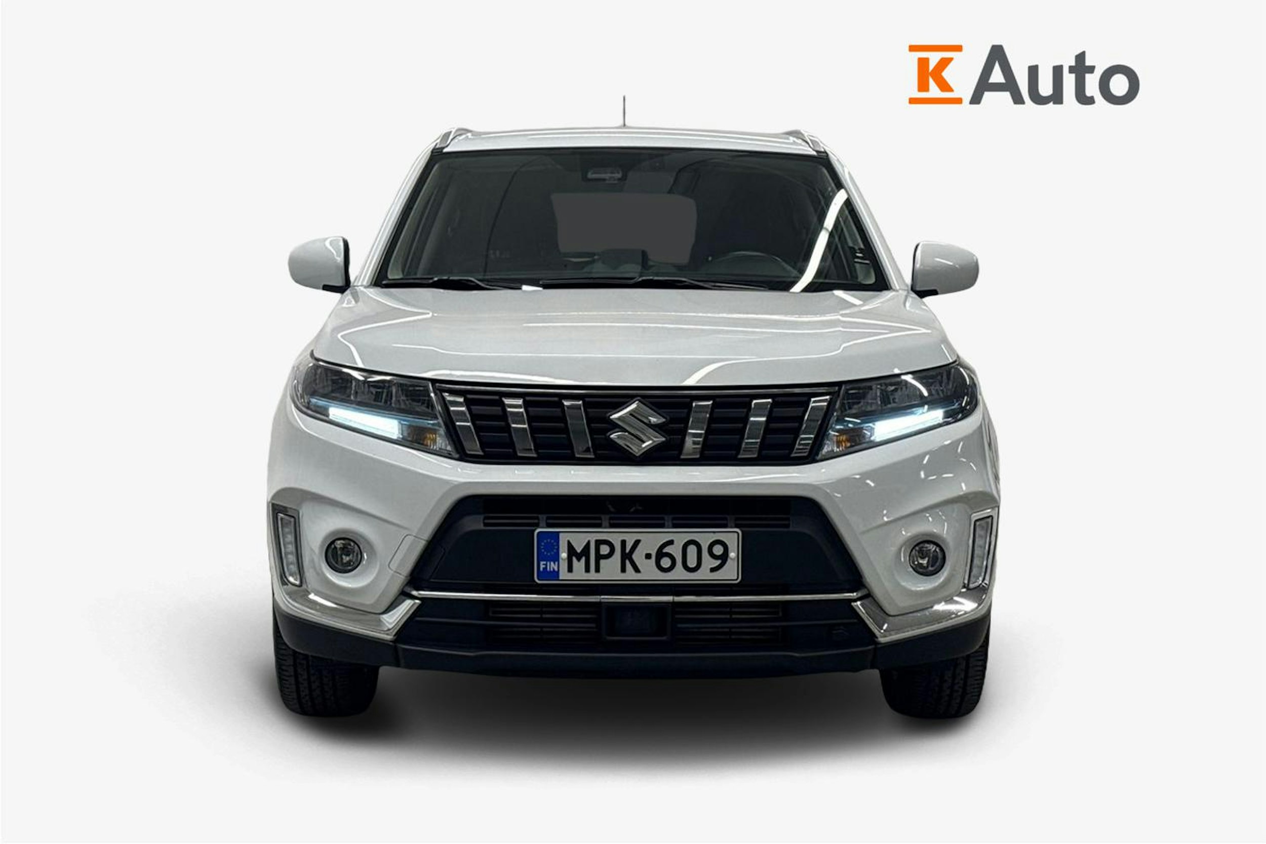 valkoinen Suzuki Vitara 2023 kuva 5.