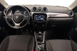 valkoinen Suzuki Vitara 2023 kuva 9.