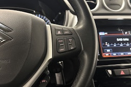 valkoinen Suzuki Vitara 2023 kuva 16.