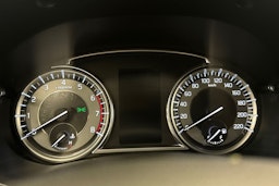 valkoinen Suzuki Vitara 2023 kuva 18.