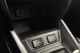 valkoinen Suzuki Vitara 2023 kuva 22.