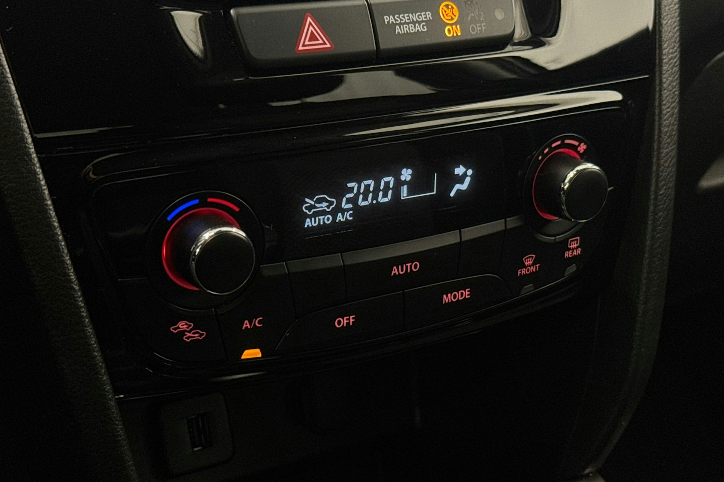 valkoinen Suzuki Vitara 2023 kuva 23.