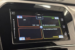 valkoinen Suzuki Vitara 2023 kuva 24.