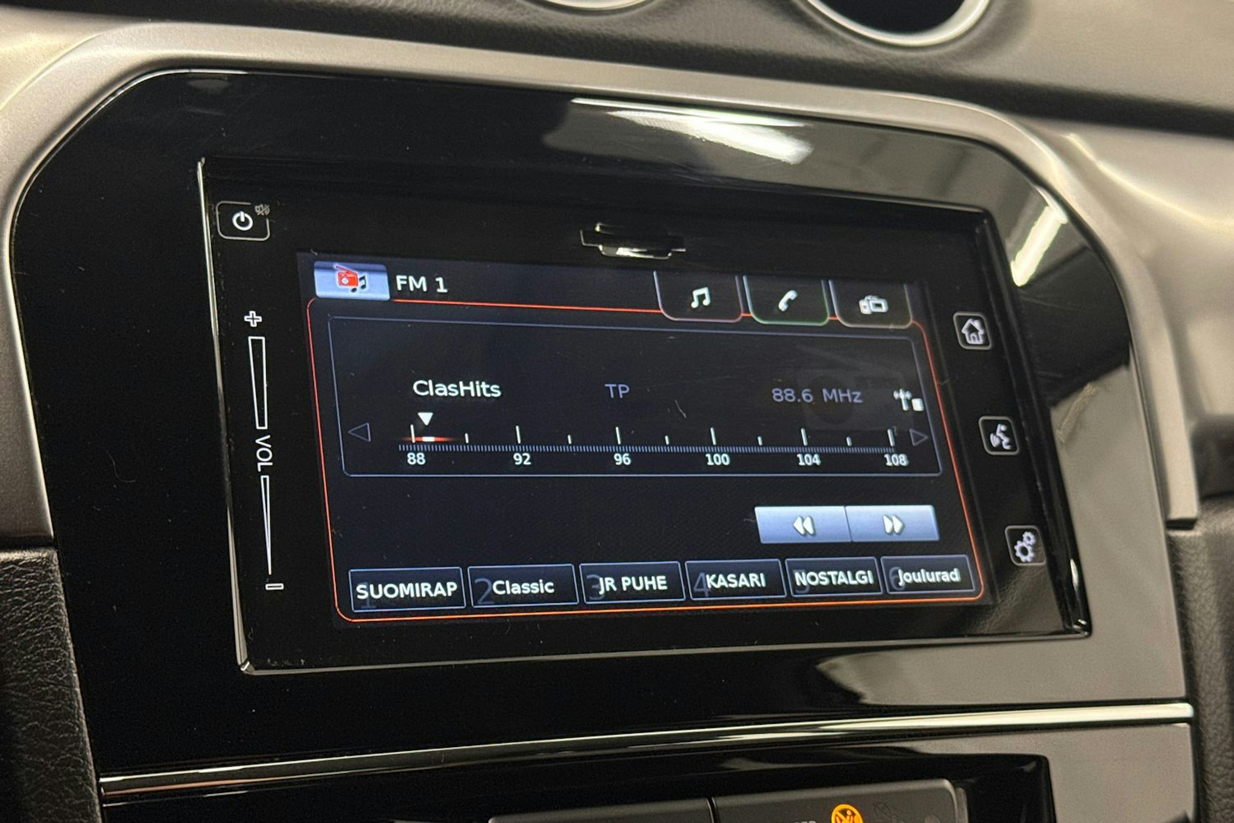 valkoinen Suzuki Vitara 2023 kuva 25.