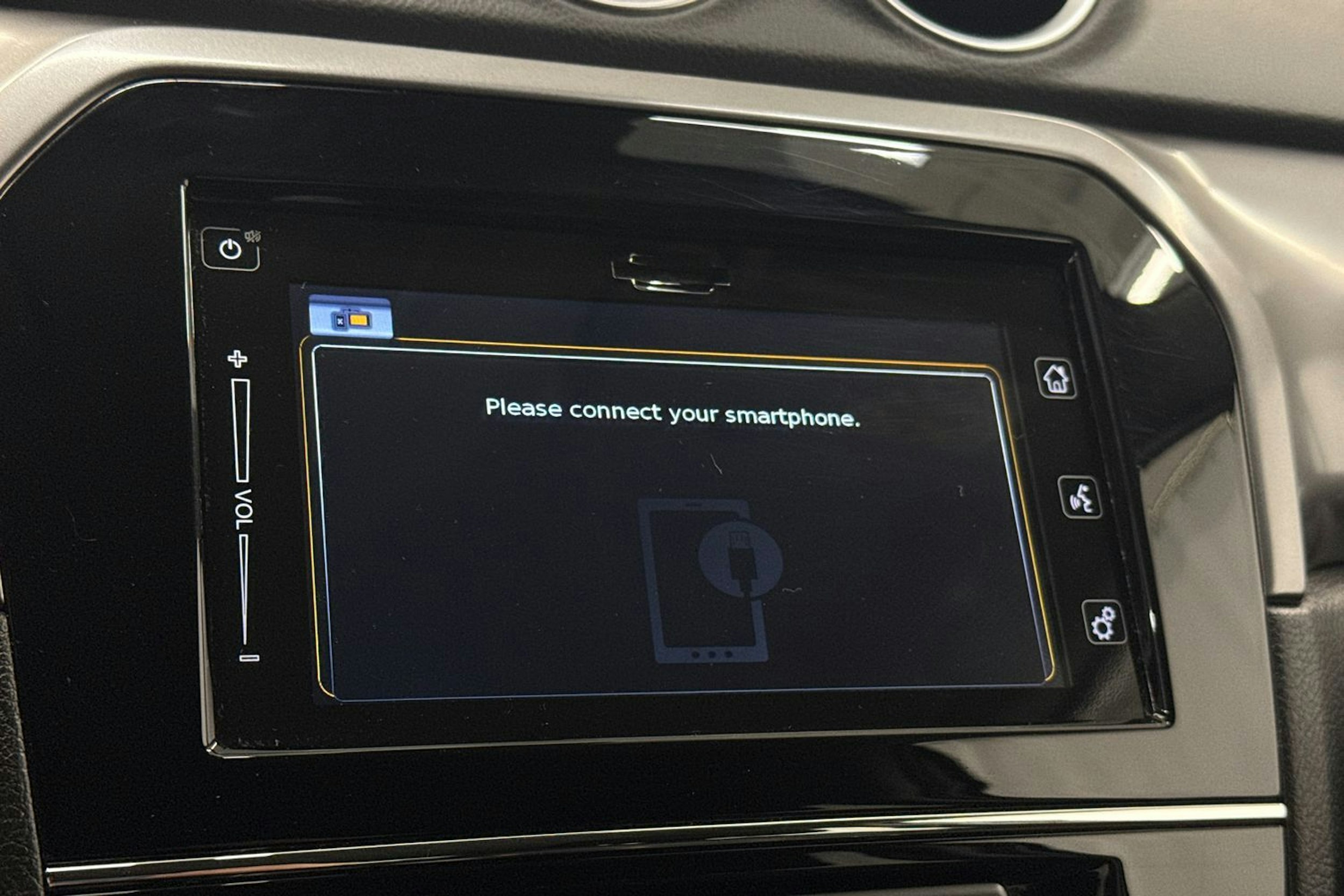 valkoinen Suzuki Vitara 2023 kuva 28.