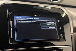 valkoinen Suzuki Vitara 2023 kuva 29.