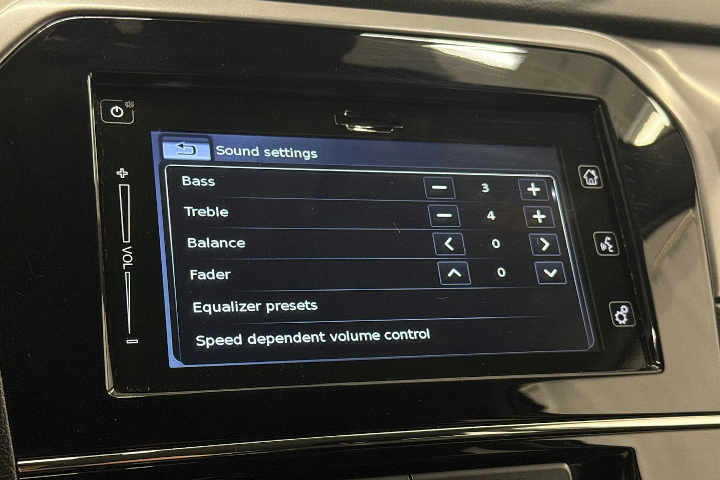 valkoinen Suzuki Vitara 2023 kuva 30.