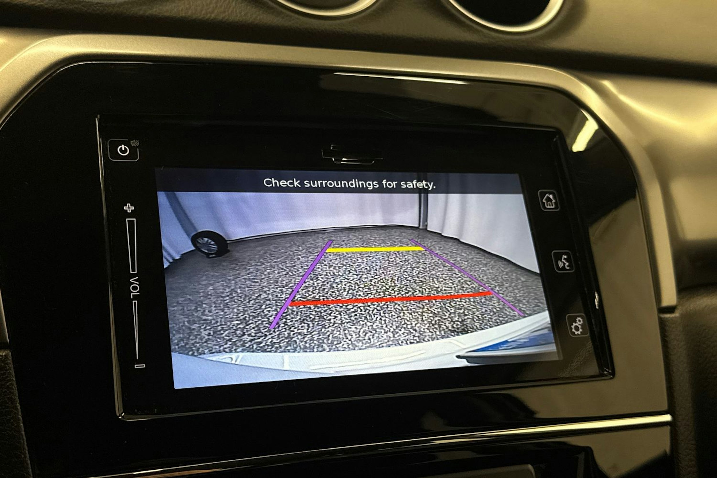 valkoinen Suzuki Vitara 2023 kuva 31.