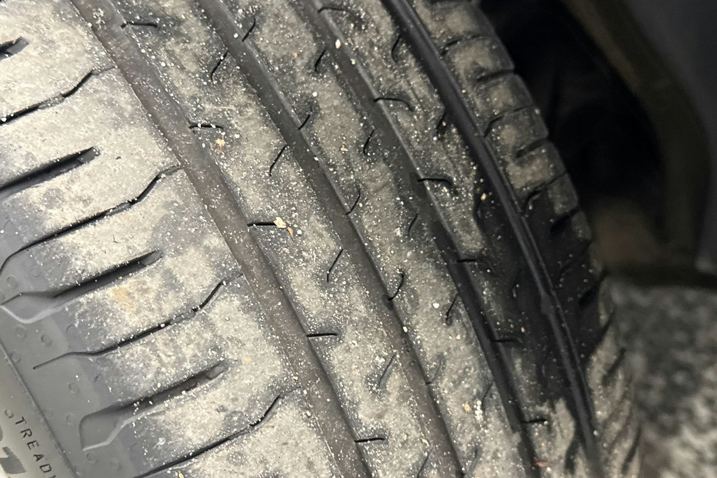 valkoinen Suzuki Vitara 2023 kuva 34.