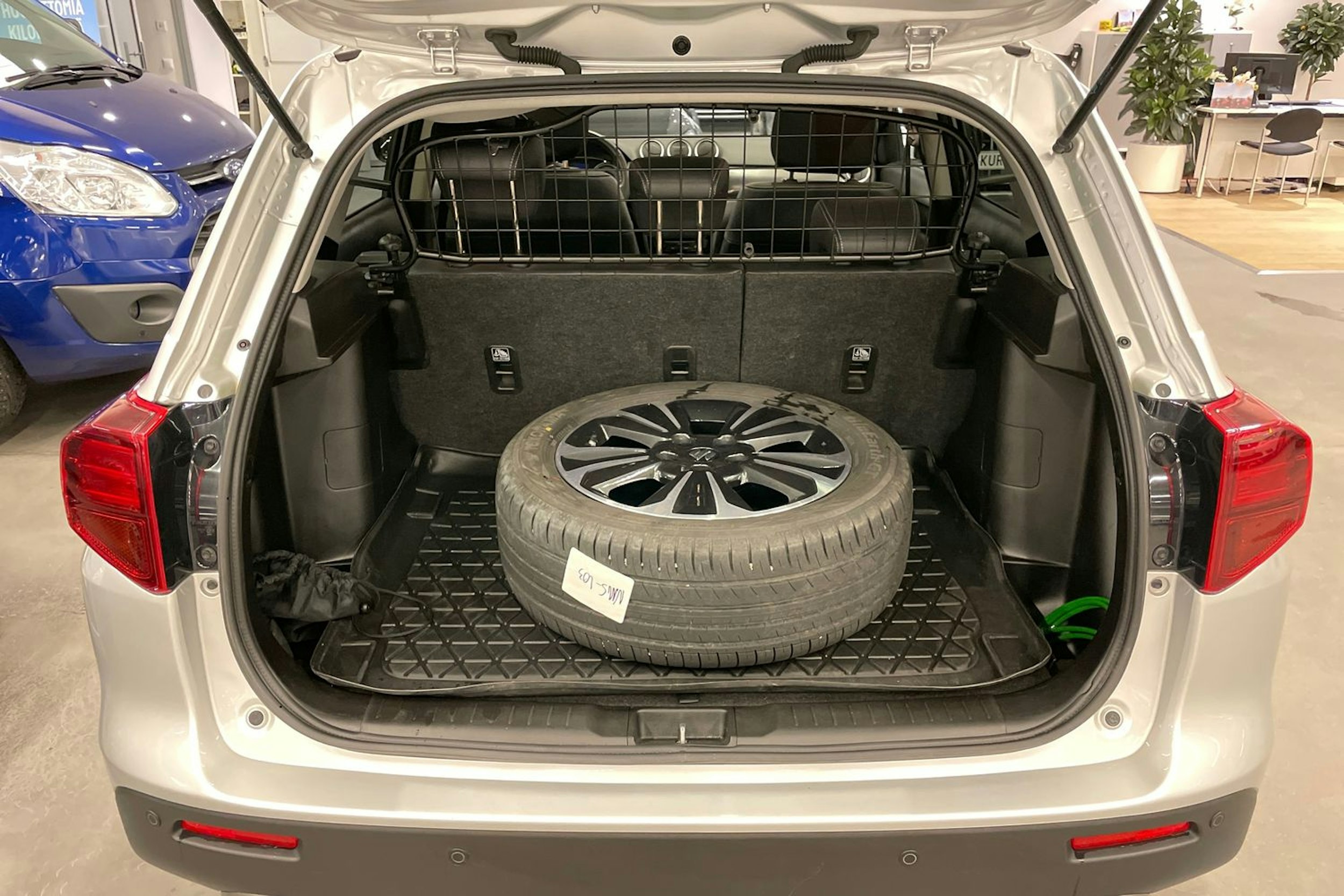 Hopea Suzuki Vitara 2023 kuva 15.