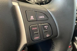 harmaa Suzuki Vitara 2025 kuva 19.