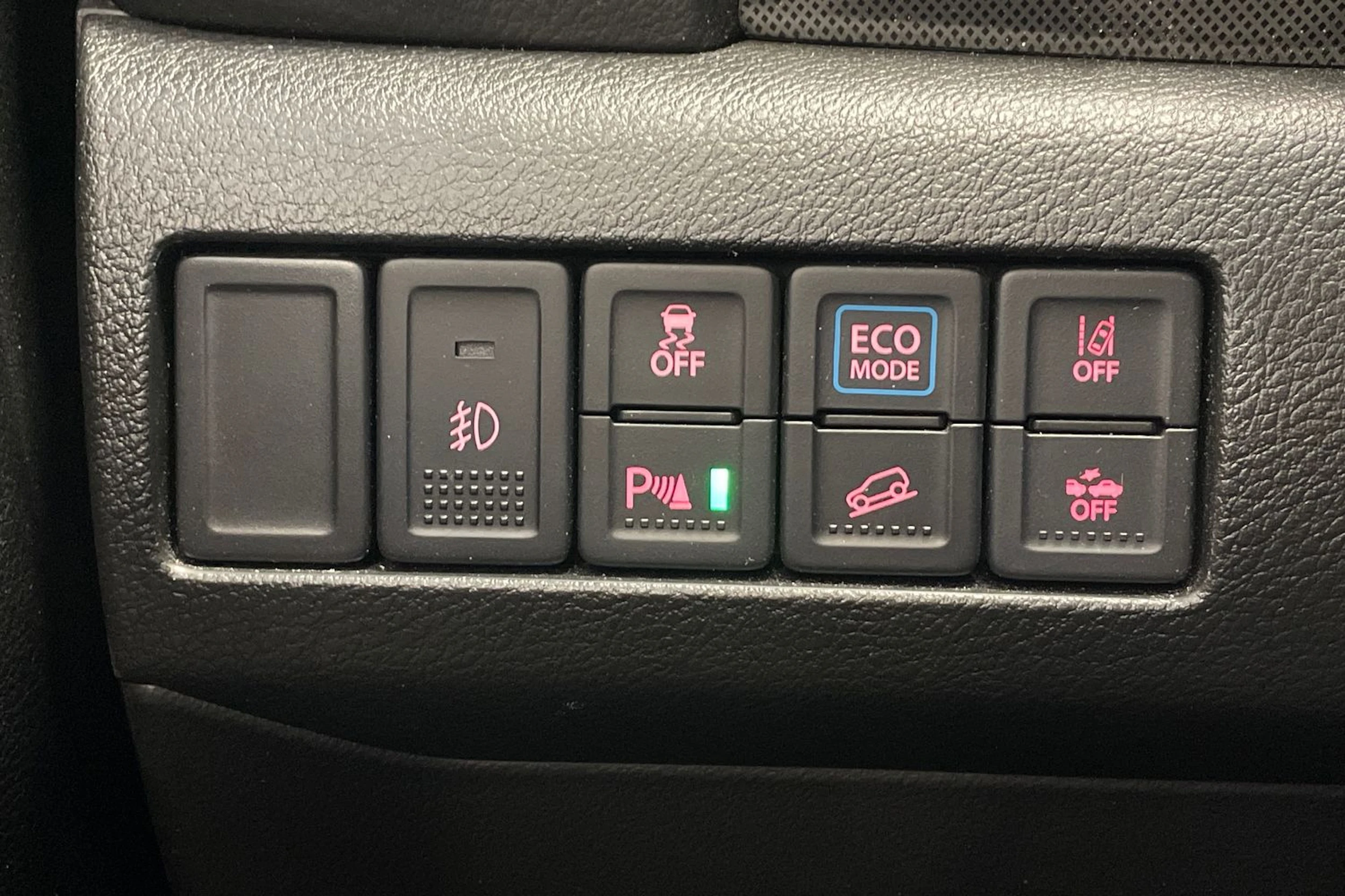 harmaa Suzuki Vitara 2025 kuva 22.