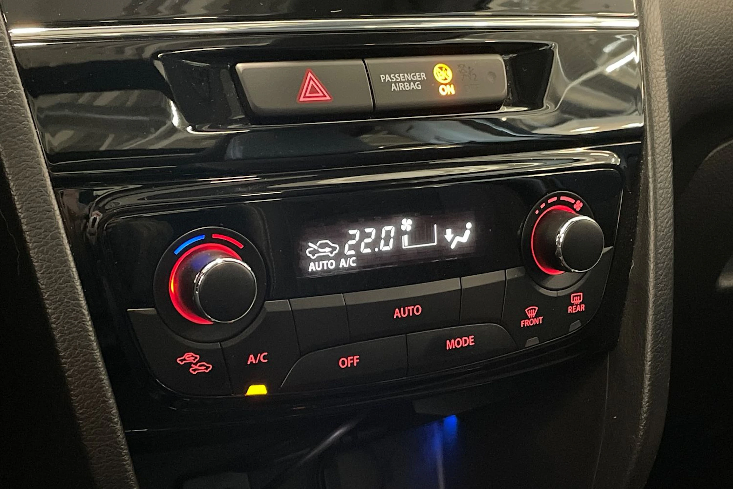 harmaa Suzuki Vitara 2025 kuva 28.