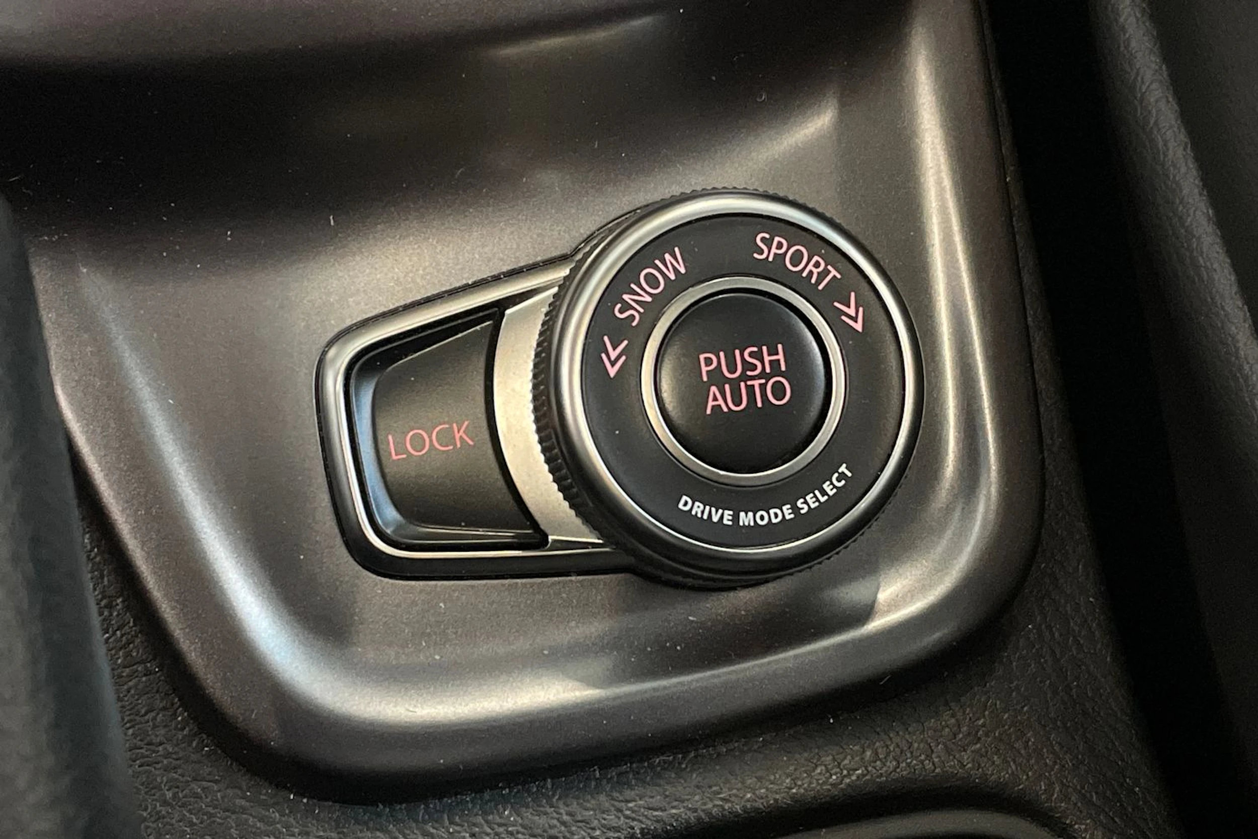 harmaa Suzuki Vitara 2025 kuva 31.