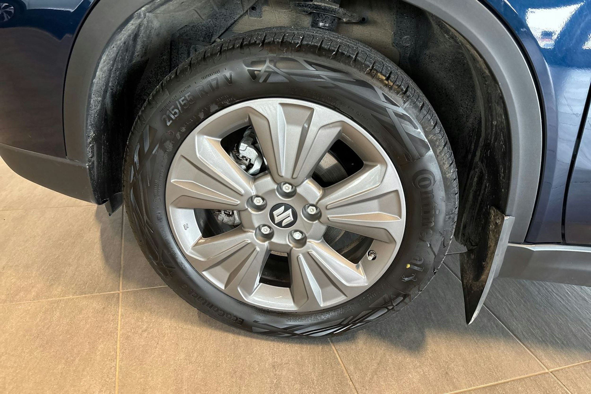 sininen Suzuki Vitara 2025 kuva 13.