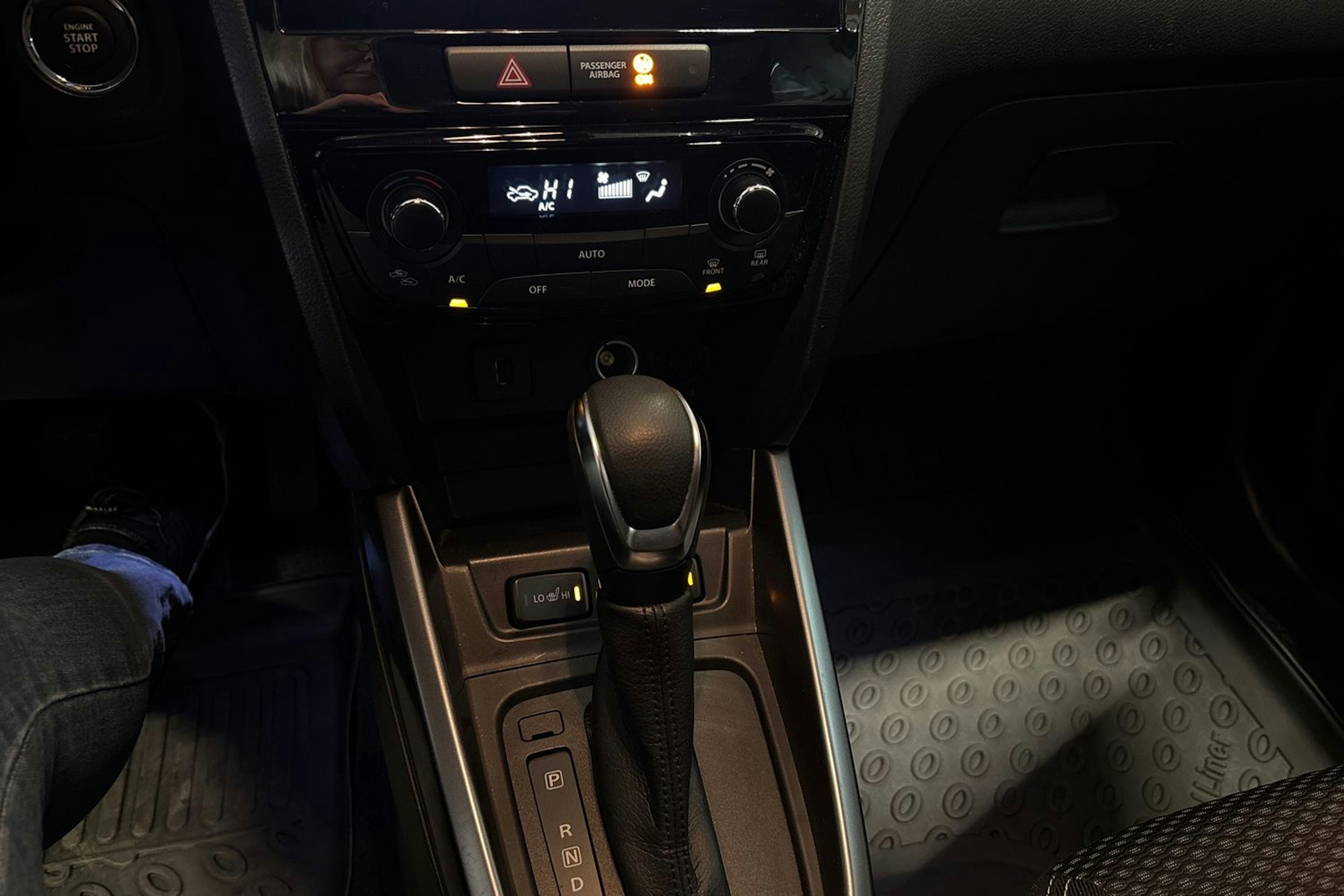 sininen Suzuki Vitara 2025 kuva 20.