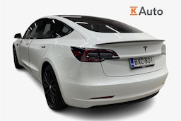 Valkoinen Tesla Model 3 2019 kuva 2.