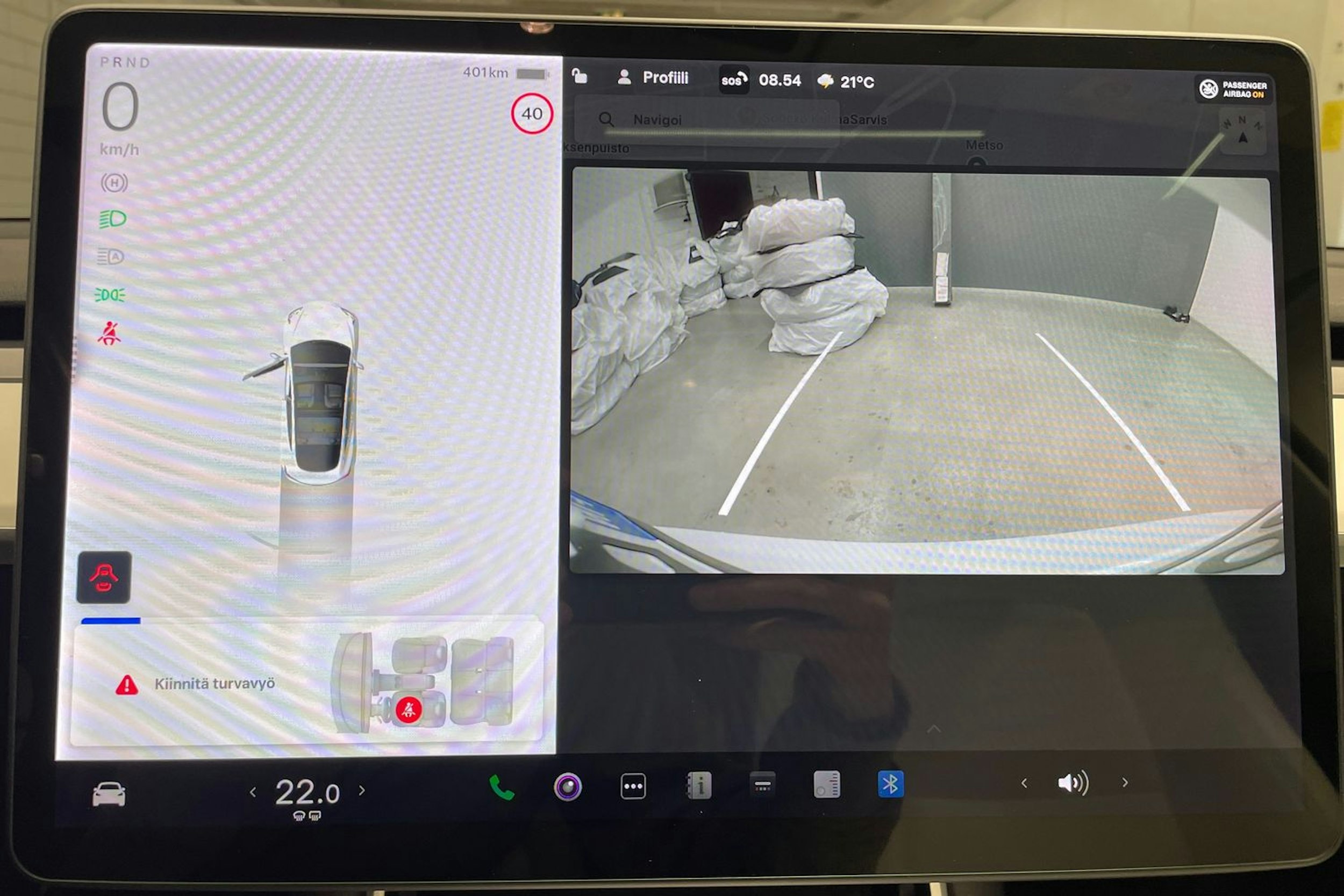 Valkoinen Tesla Model 3 2019 kuva 17.