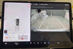 Valkoinen Tesla Model 3 2019 kuva 17.