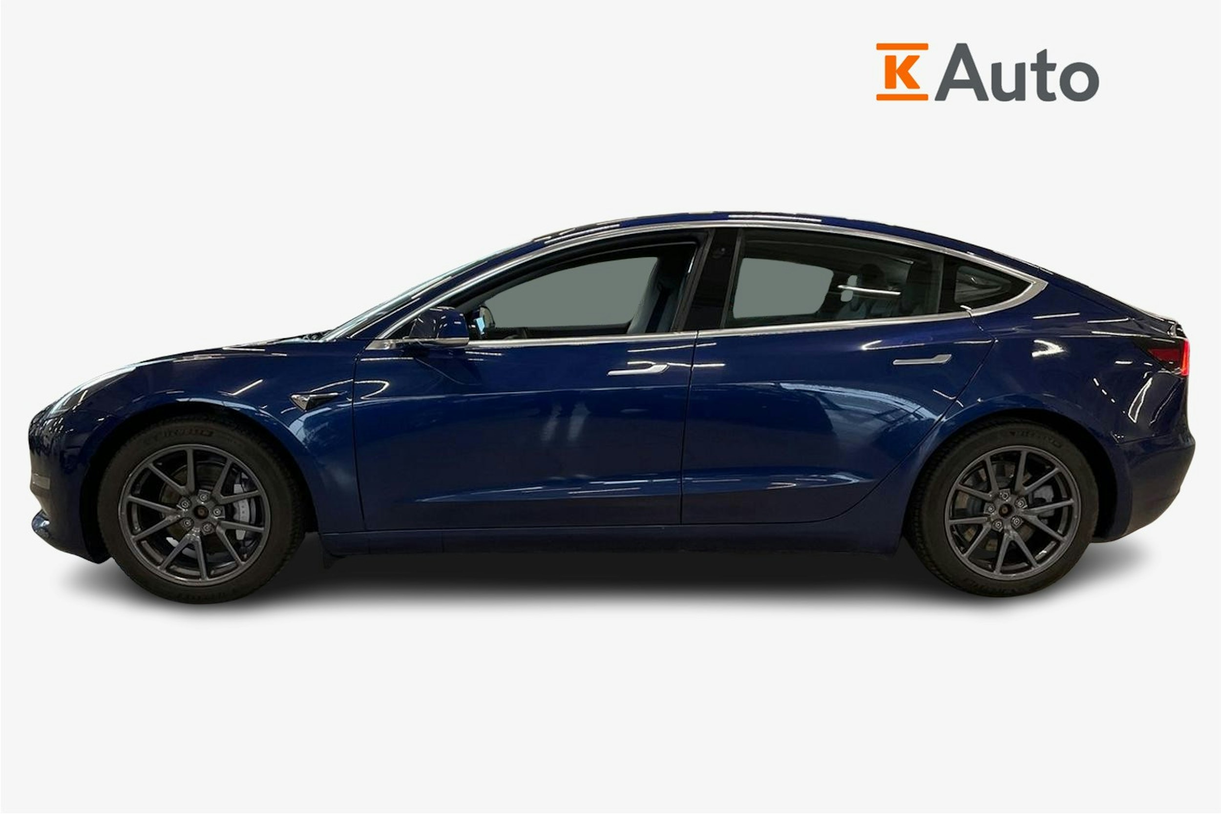 sininen Tesla Model 3 2019 kuva 6.