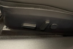 sininen Tesla Model 3 2019 kuva 16.