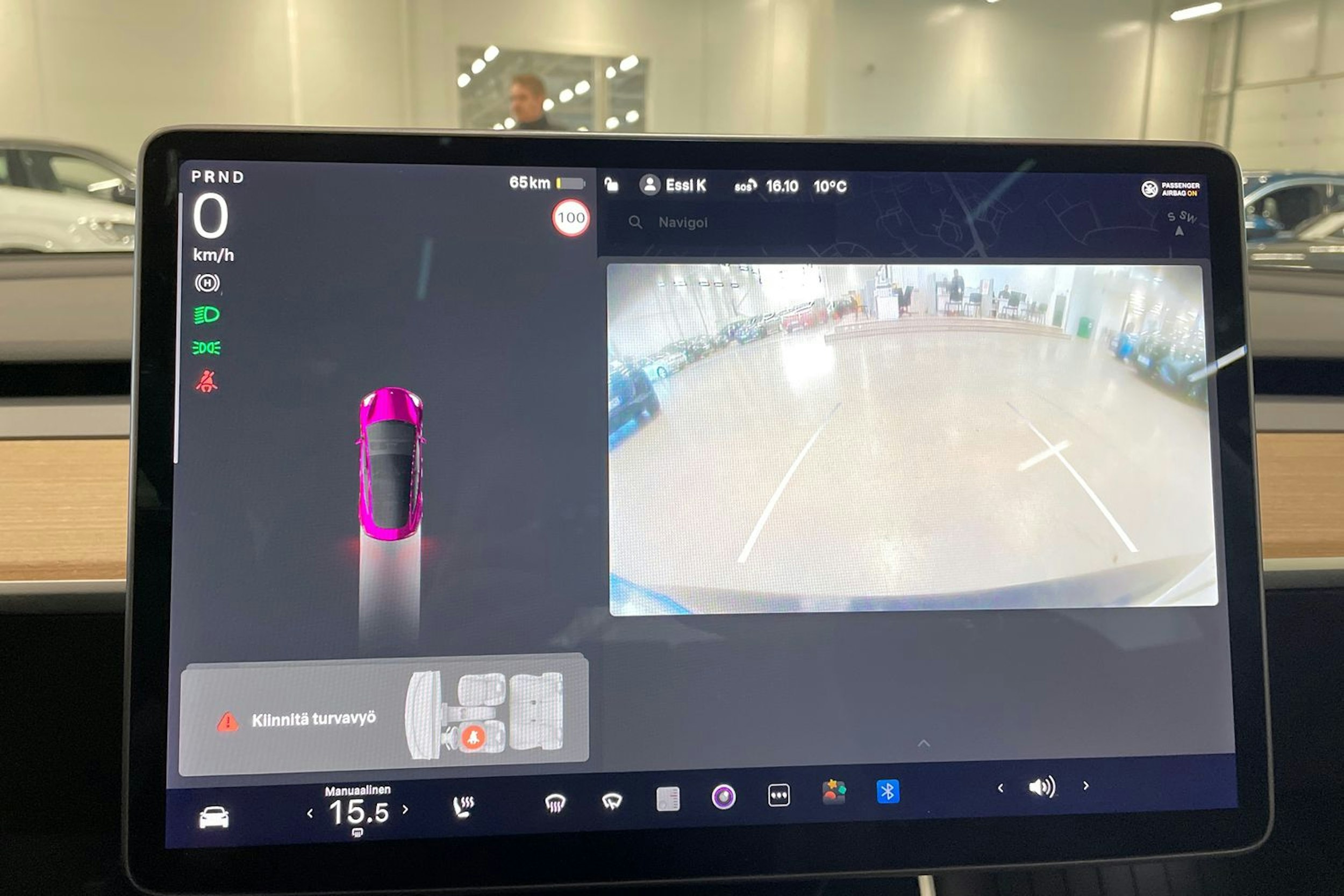 sininen Tesla Model 3 2019 kuva 19.