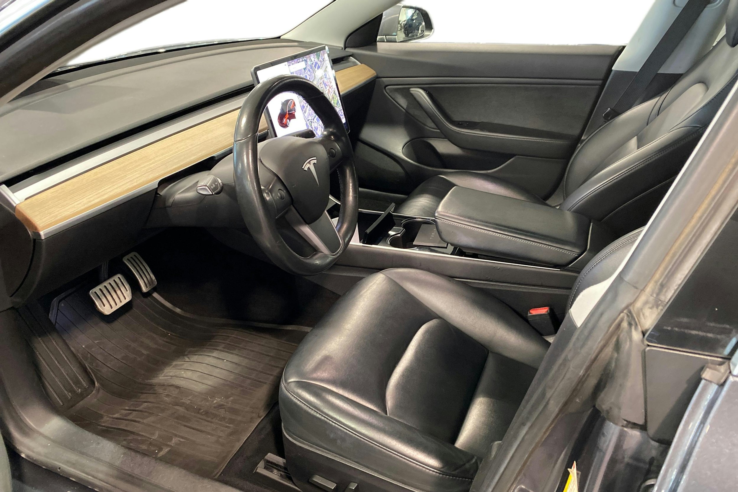 harmaa Tesla Model 3 2019 kuva 7.