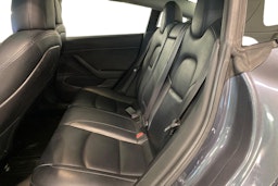 harmaa Tesla Model 3 2019 kuva 10.