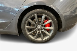 harmaa Tesla Model 3 2019 kuva 11.