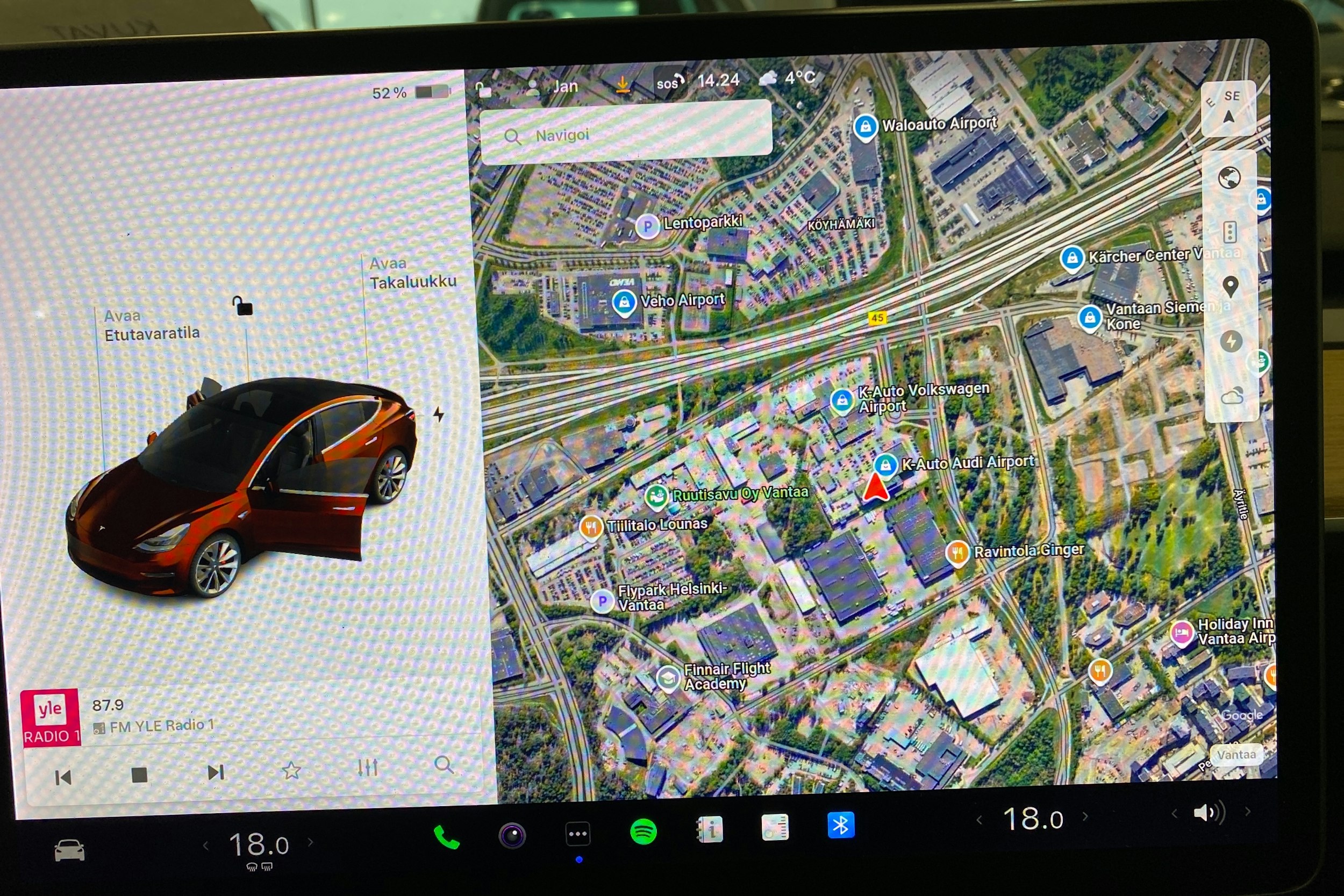 harmaa Tesla Model 3 2019 kuva 17.