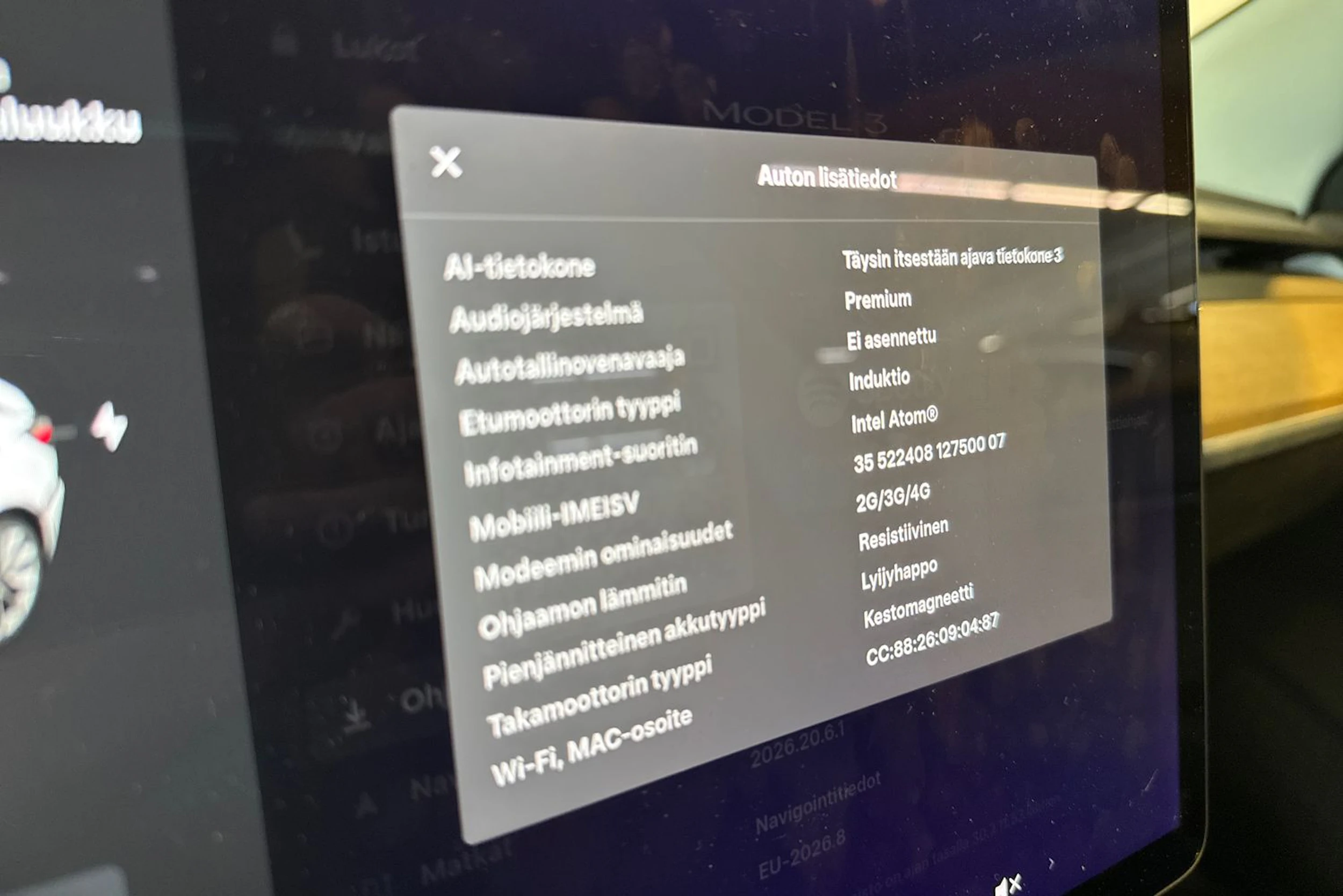 valkoinen Tesla Model 3 2019 kuva 5.