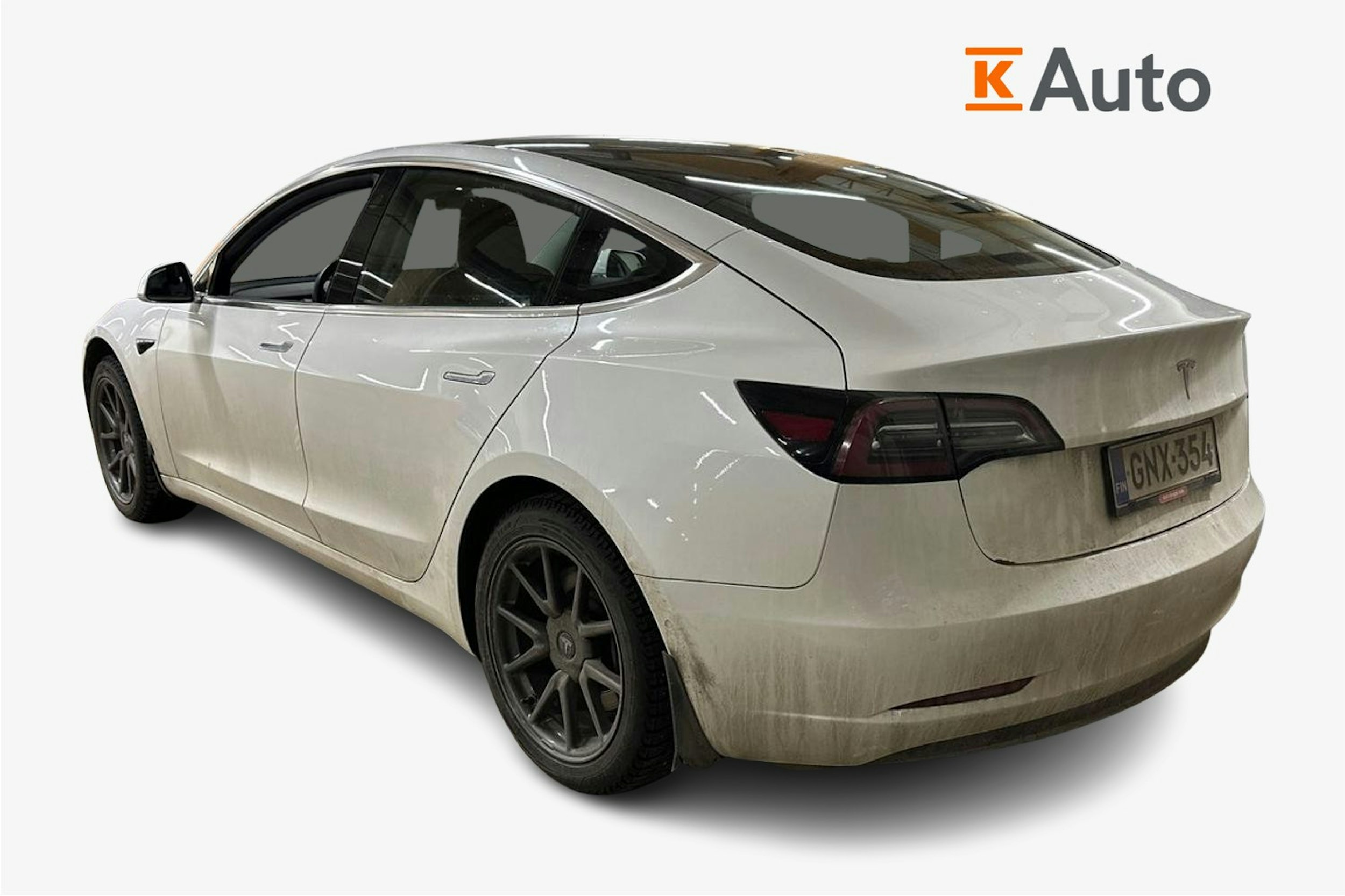 valkoinen Tesla Model 3 2019 kuva 2.