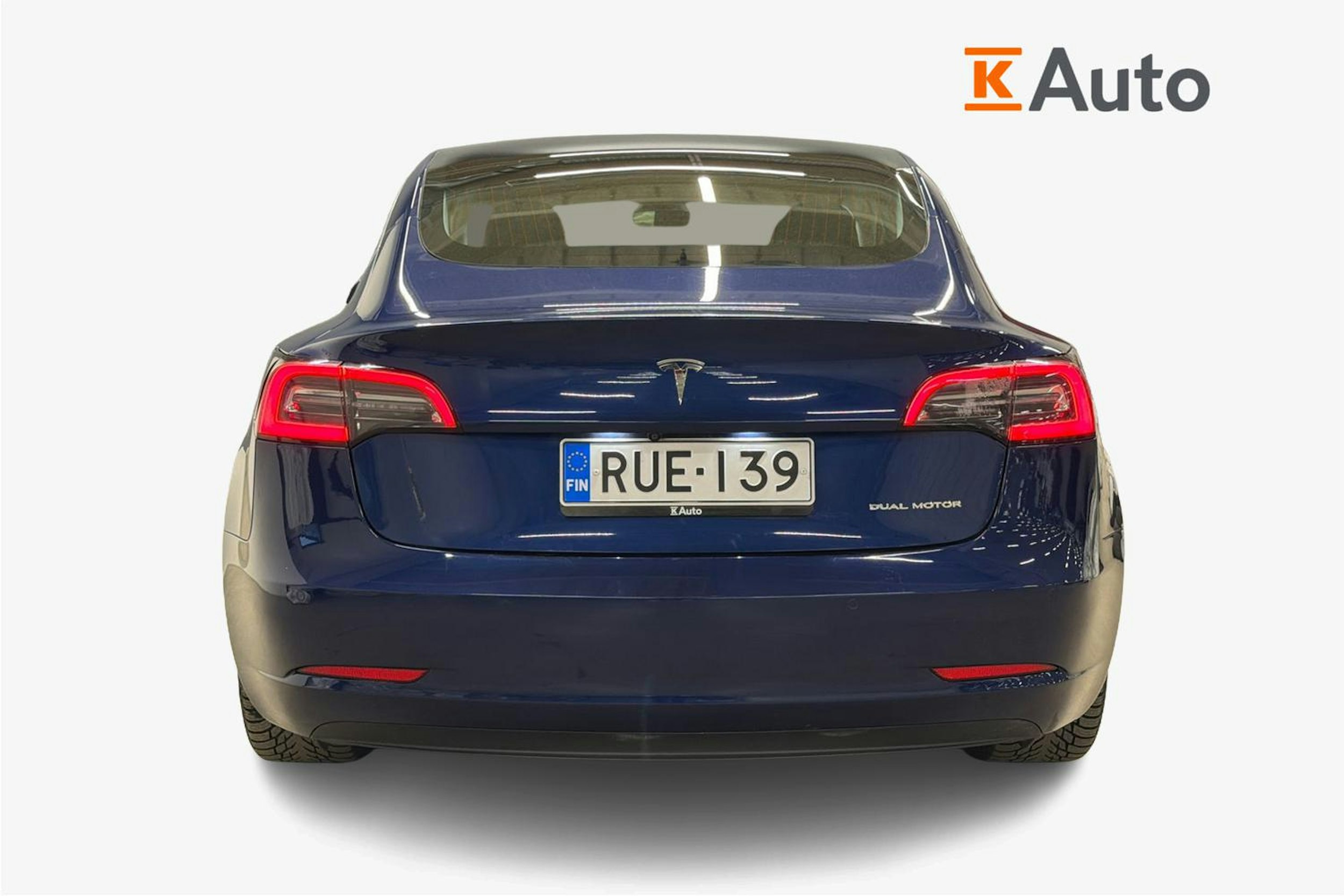 sininen Tesla Model 3 2019 kuva 3.