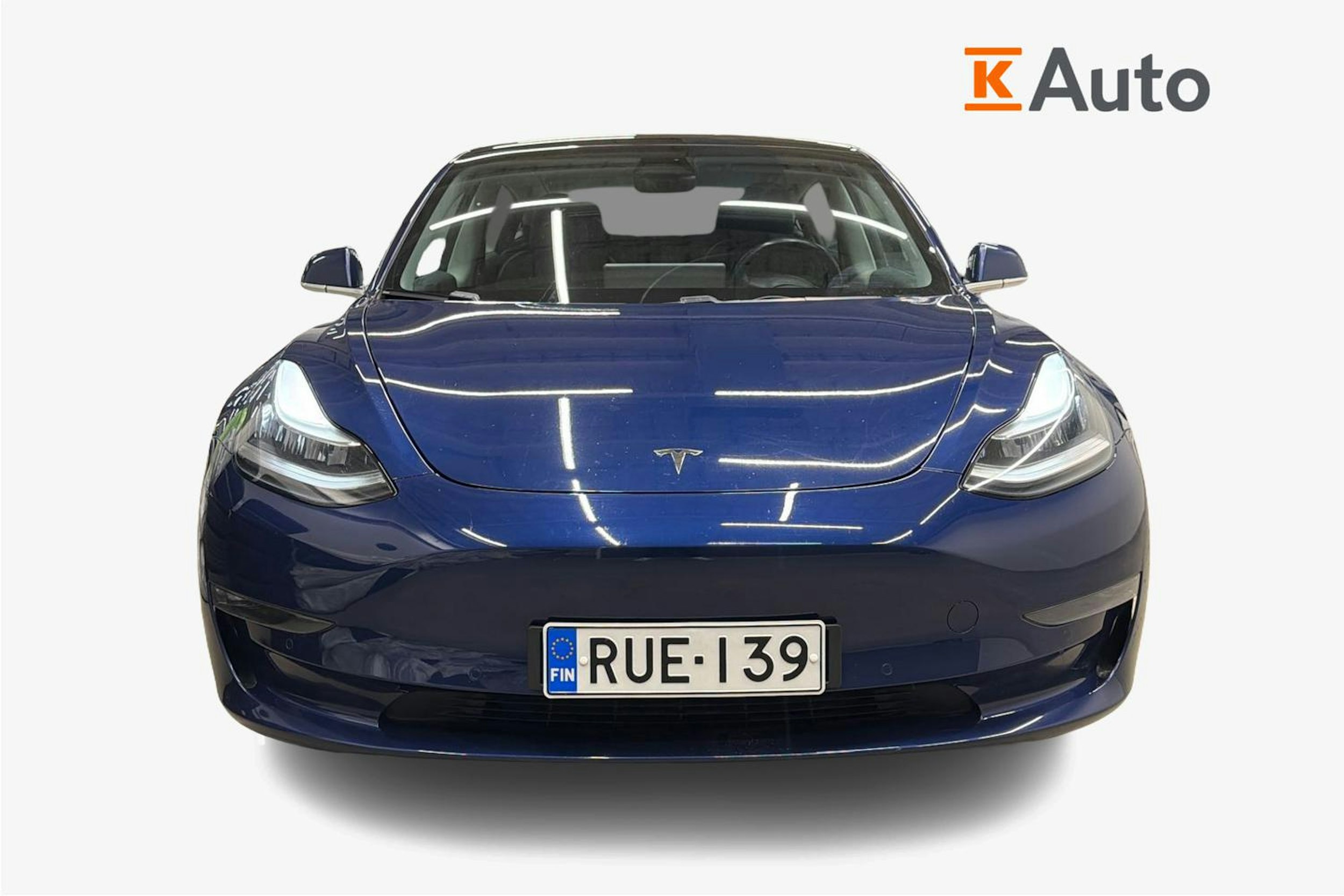 sininen Tesla Model 3 2019 kuva 5.