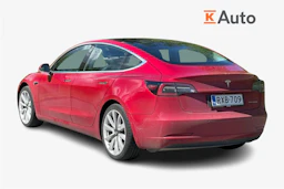 punainen Tesla Model 3 2019 kuva 2.