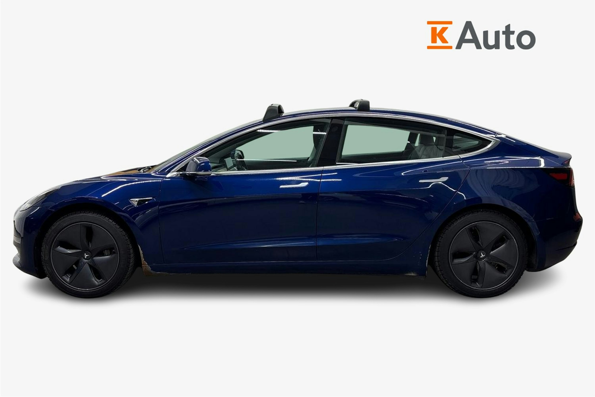 Sininen Tesla Model 3 2019 kuva 5.