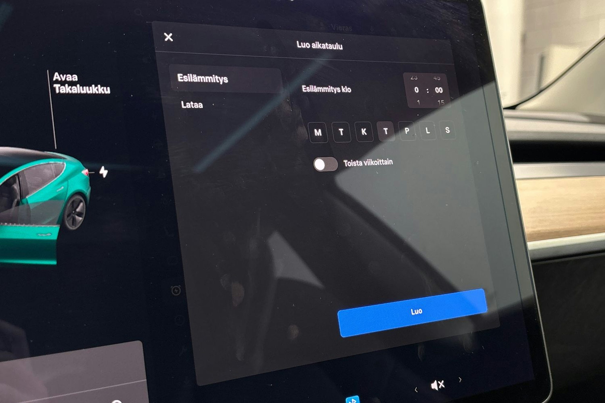 Sininen Tesla Model 3 2019 kuva 13.