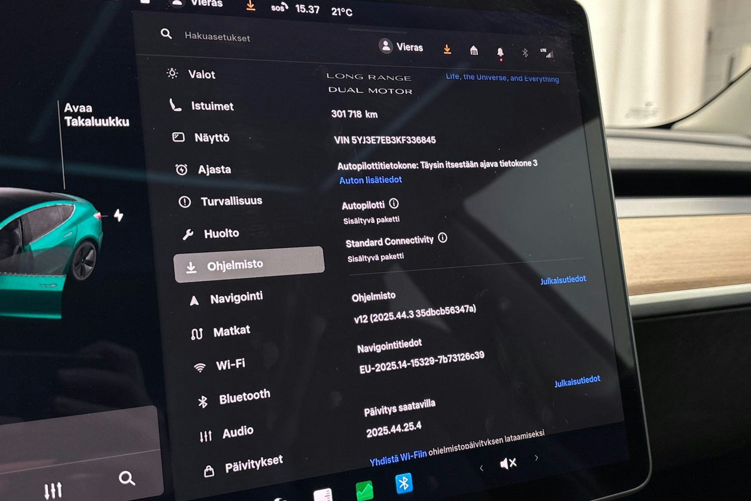 Sininen Tesla Model 3 2019 kuva 15.