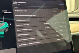 Sininen Tesla Model 3 2019 kuva 16.